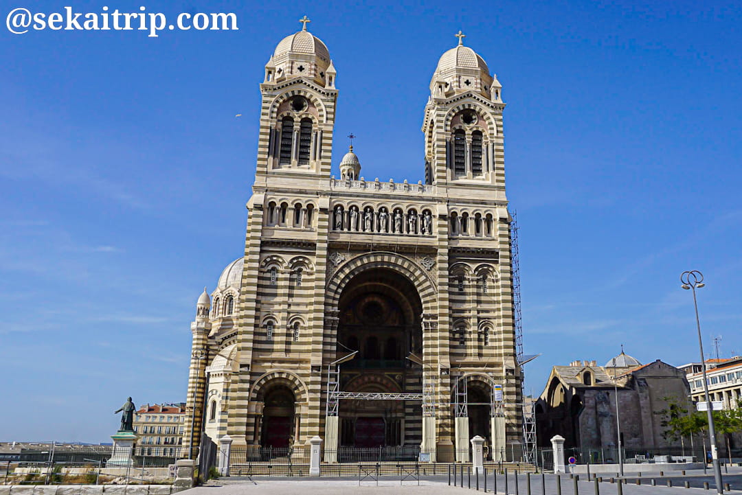 マルセイユのマルセイユ大聖堂（Cathédrale Sainte-Marie-Majeure de Marseille）