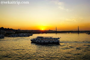 トルコ・イスタンブールのガラタ橋（Galata Koprusu）から撮影した夕日