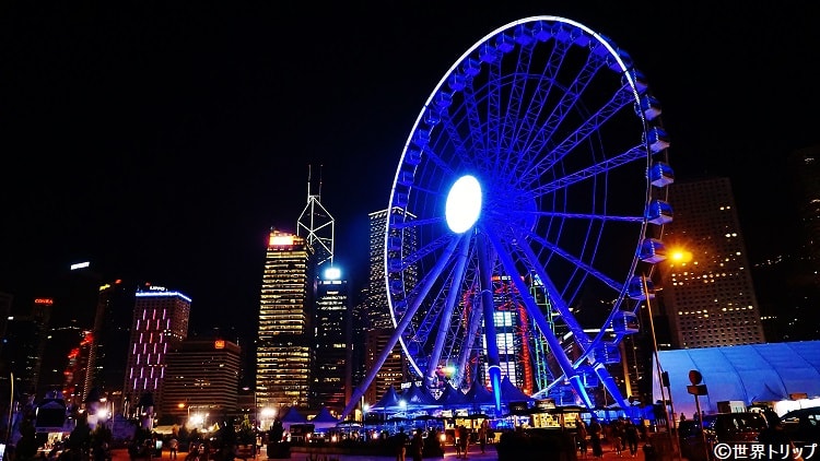 夜の香港摩天輪（The Hong Kong Observation Wheel）