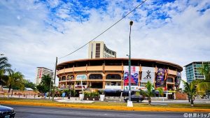 ダウンタウンのカンクン闘牛場（Plaza de Toros Cancun）