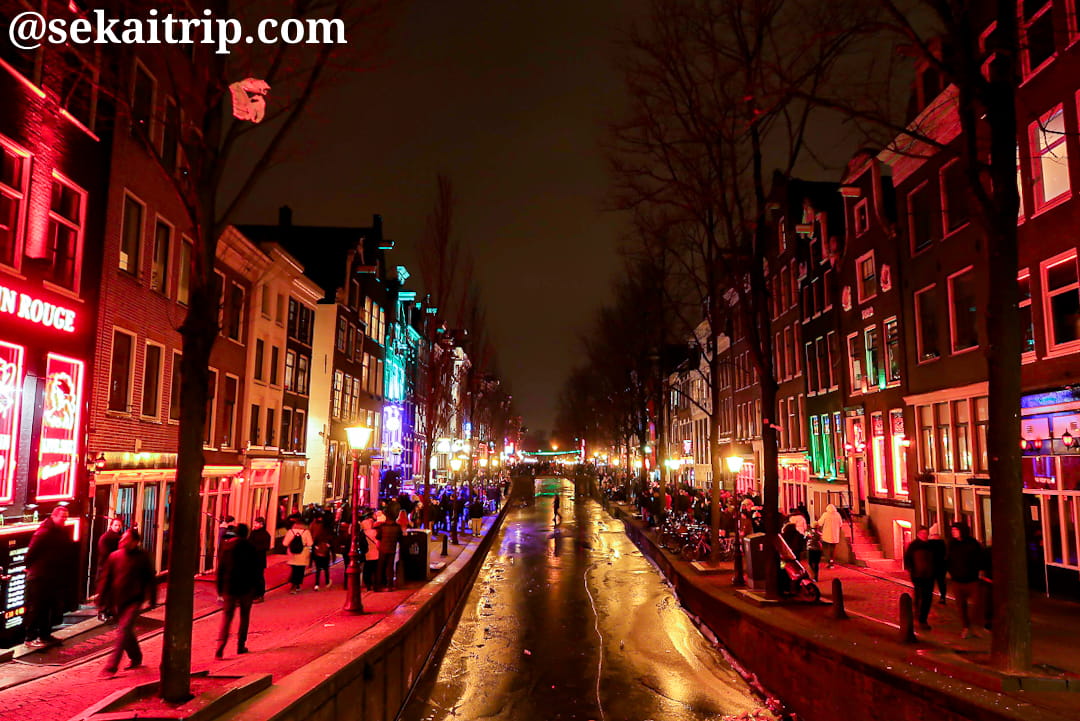 Bet van Beerenbrugから撮影したアムステルダムの飾り窓地区